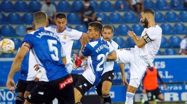 雷加利斯主场逆袭,豪取分继续领跑 雷加利斯主场逆袭,豪取分继续领跑