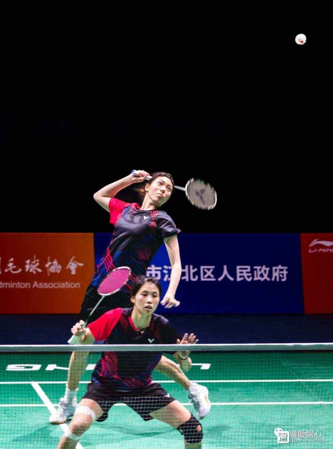 韩国羽毛球选手在半决赛中胜出