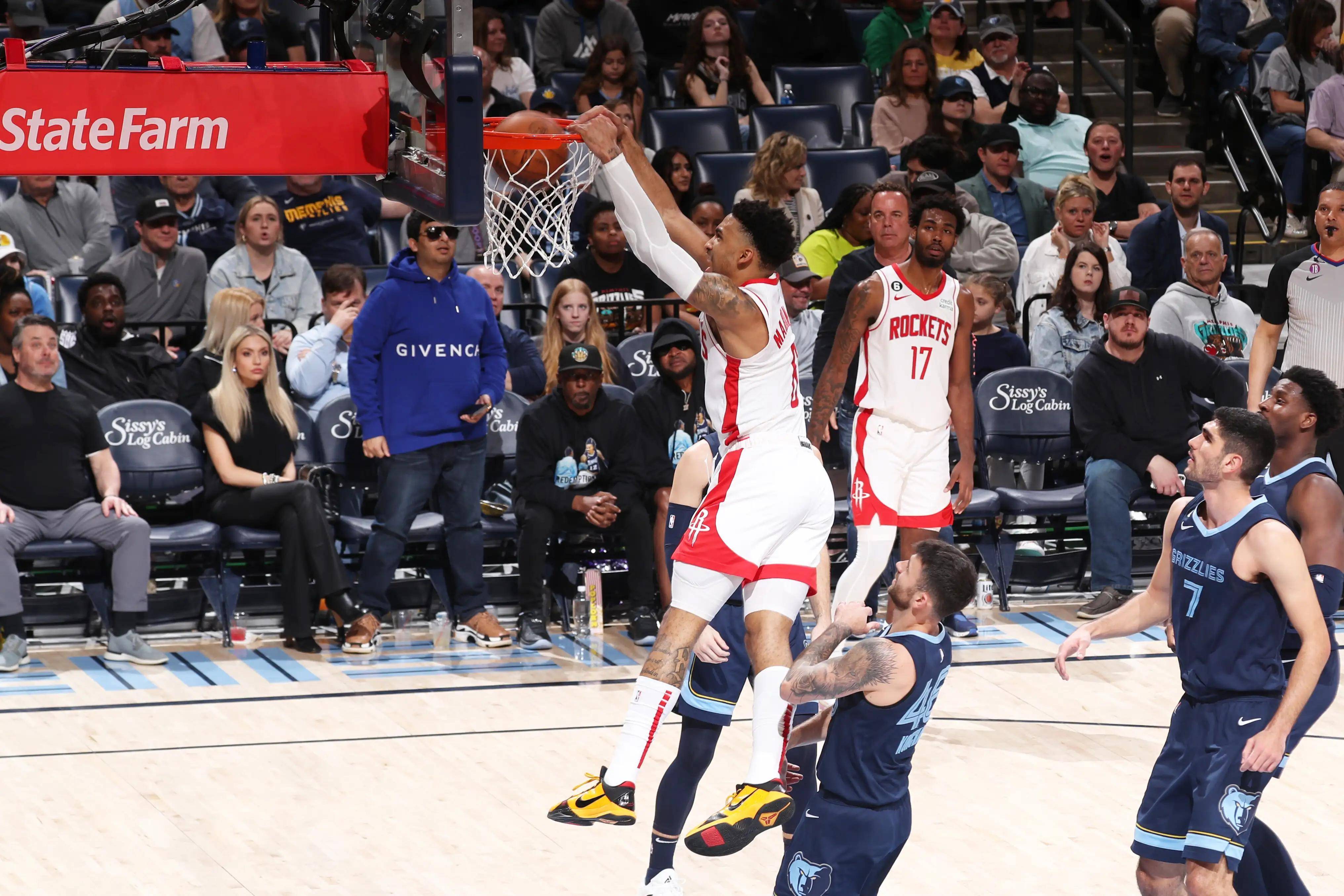 火箭主场大胜勇士,保罗状态回暖 火箭主场大胜勇士,保罗状态回暖