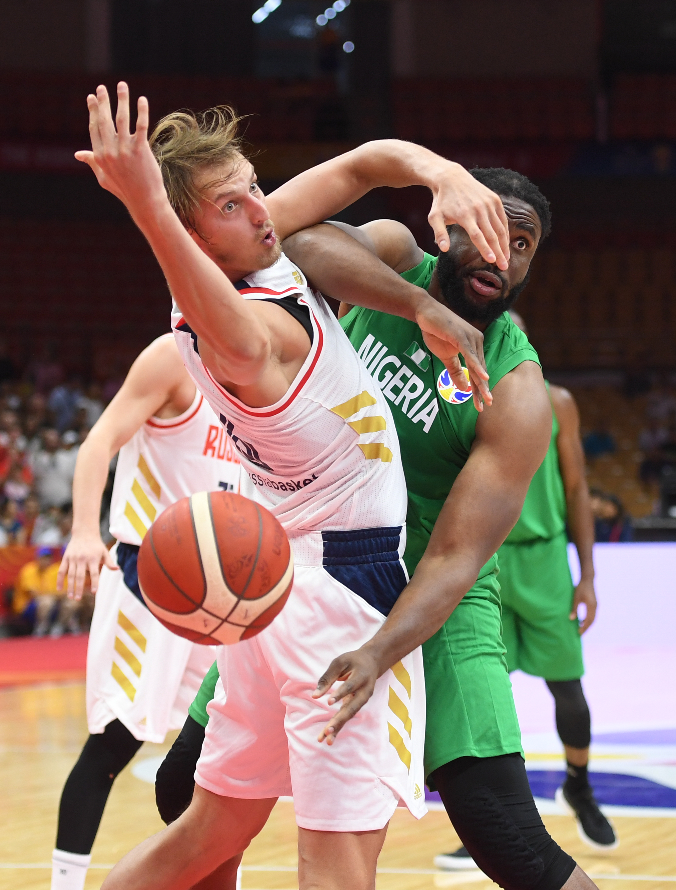 俄罗斯队在欧预赛中逆转实现突围