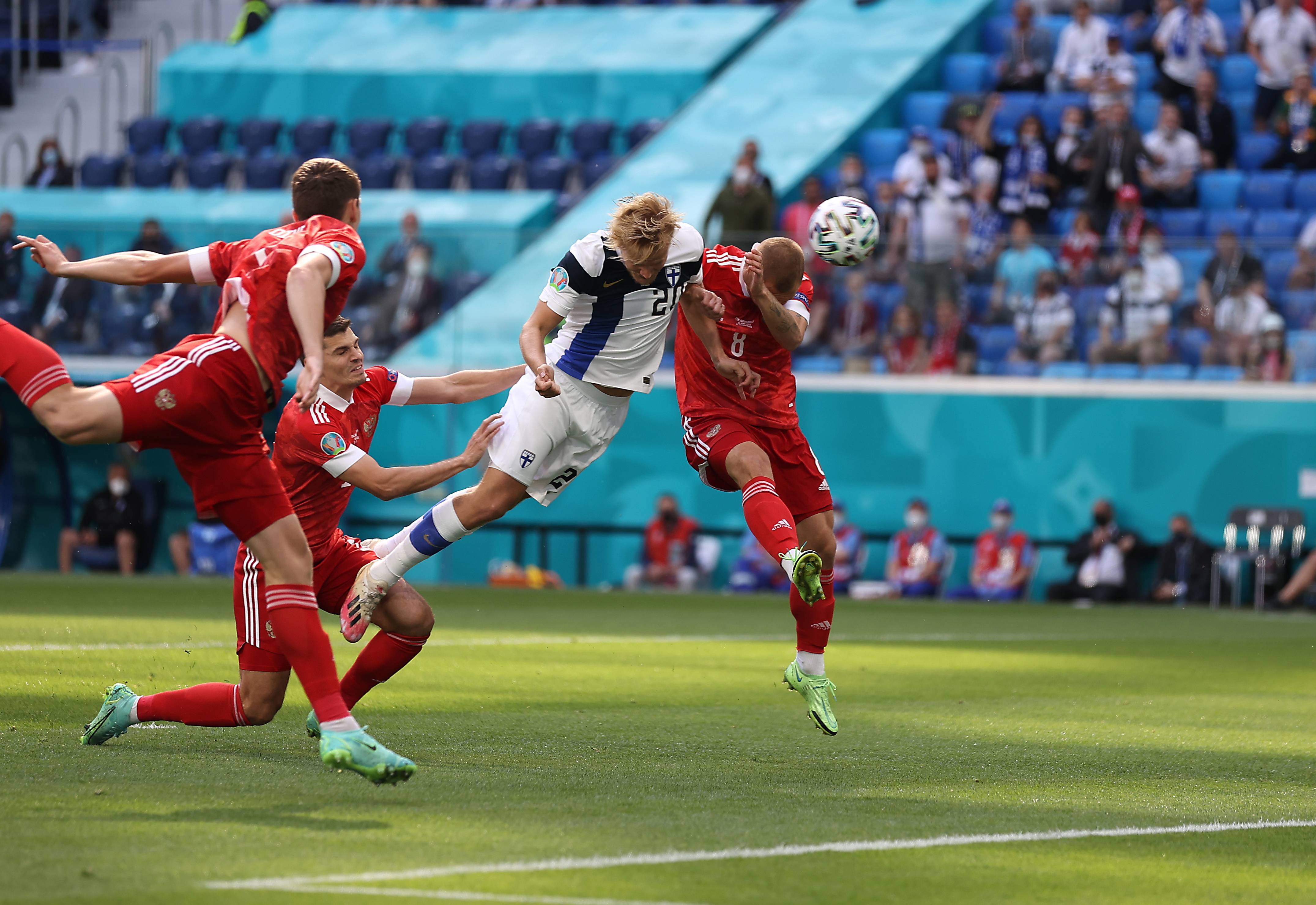 俄罗斯队在欧预赛中逆转实现突围