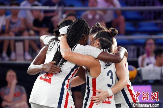 法国篮球队在国际比赛中表现出色,获得晋级资格 法国篮球队在国际比赛中表现出色,获得晋级资格