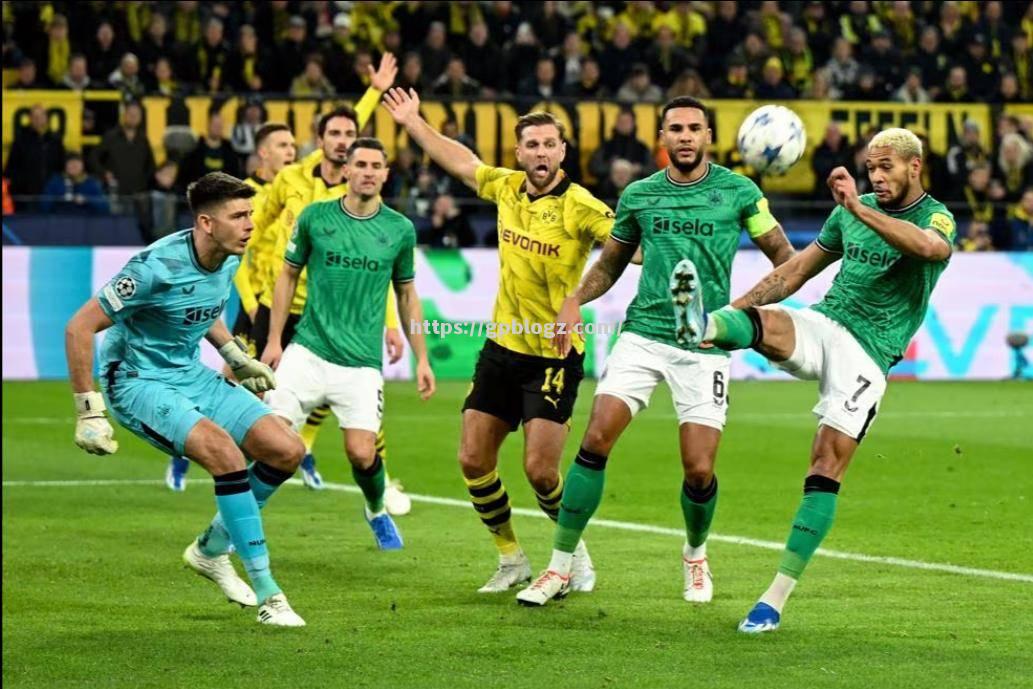 阿贾克斯主场大胜多特蒙德,晋级前景一片光明 阿贾克斯主场大胜多特蒙德,晋级前景一片光明