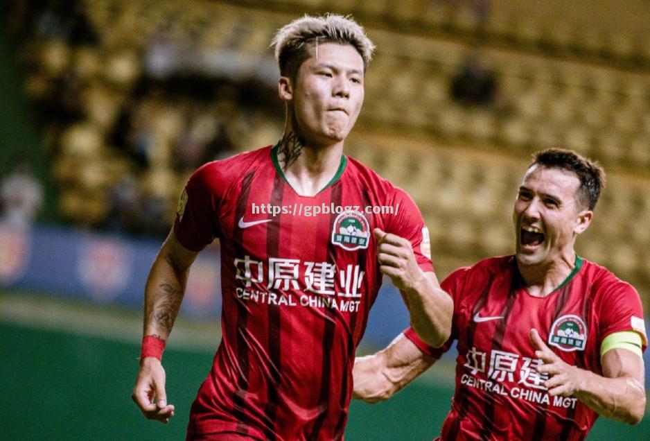河南建业主场大胜，稳固中游位置