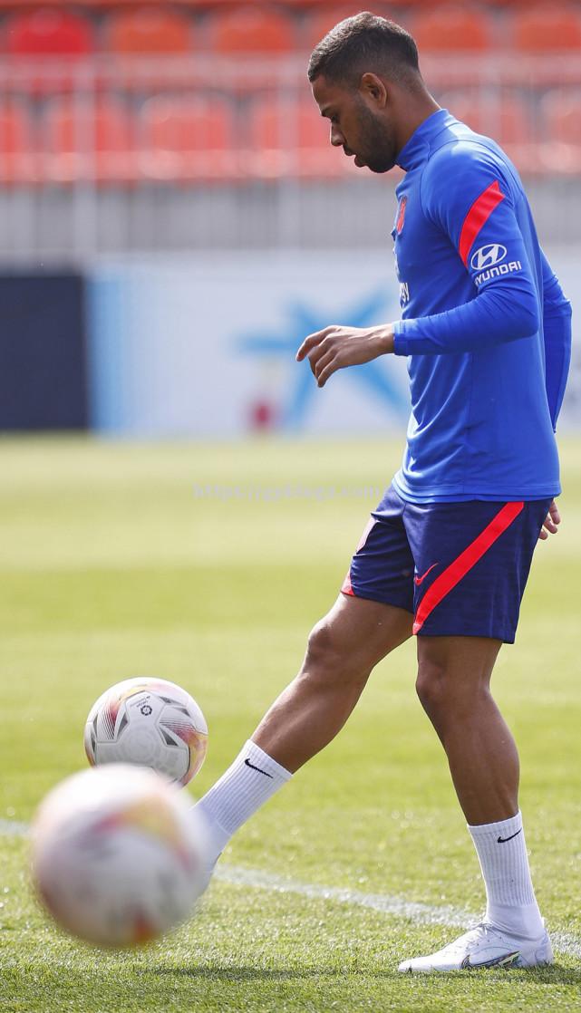 格拉纳达英勇迎战，取得胜利晋级