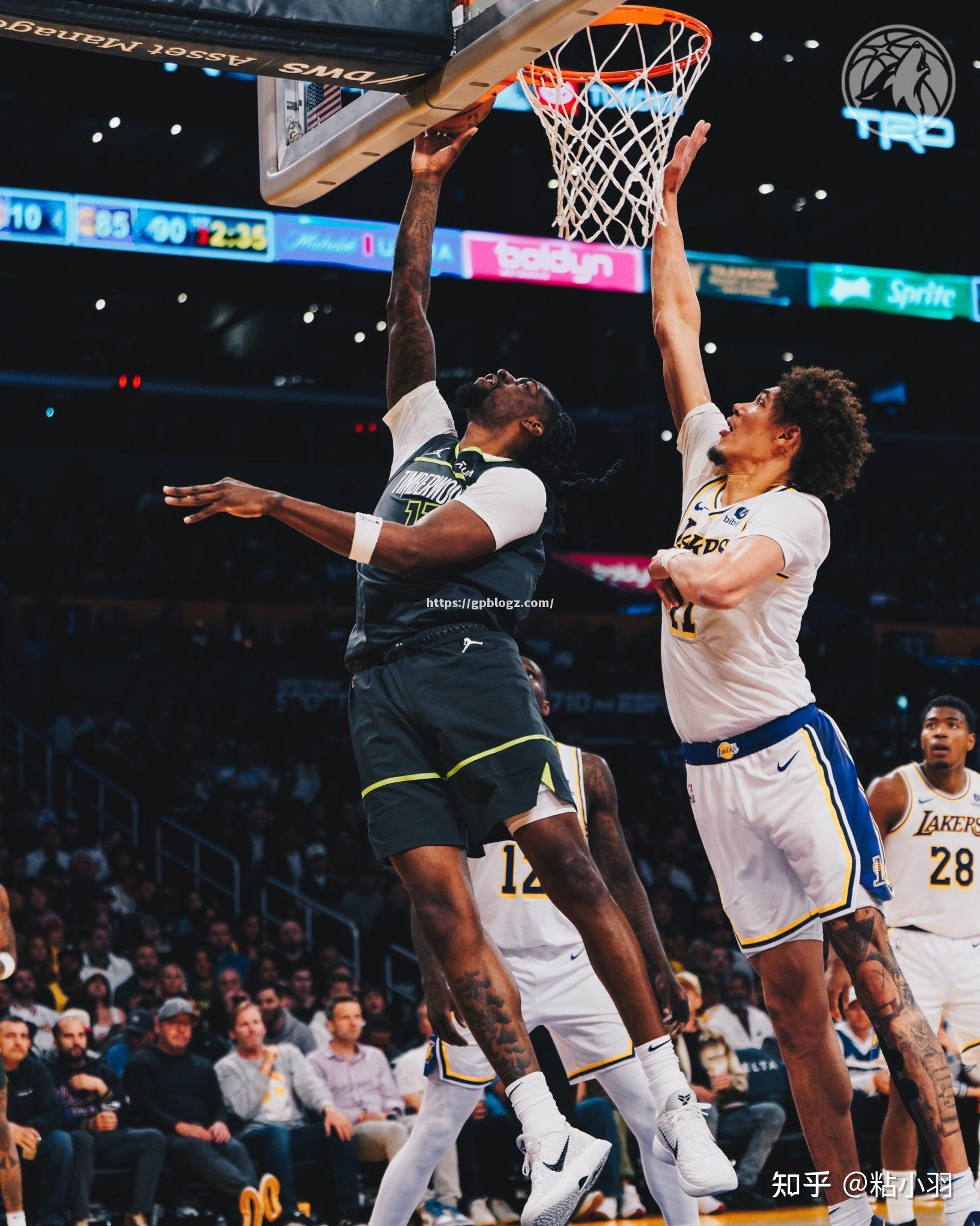 森林狼队继续努力训练，备战下一场对阵掘金队的比赛